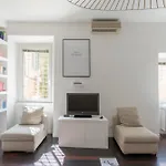 Iflat Colosseum Modern & Peaceful Design Rom