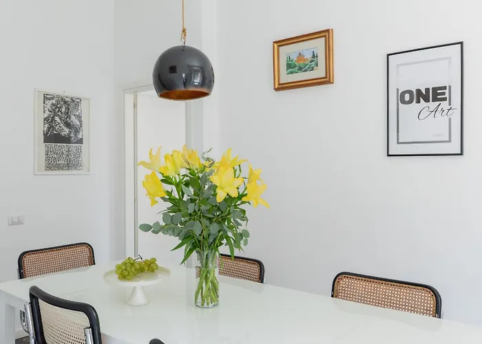 Iflat Colosseum Modern & Peaceful Design ローマ